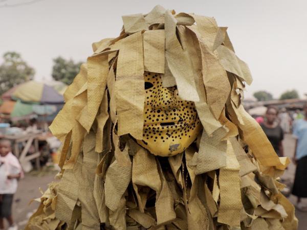 De wandelende sculpturen van Kinshasa
